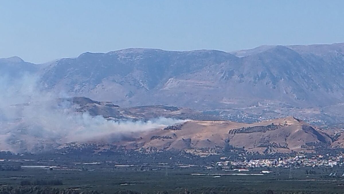 Φωτιά στο Ηράκλειο στη περιοχή Άγιοι Δέκα