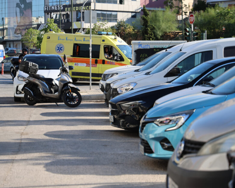 Το αυτοκίνητο που βρέθηκε νεκρός ο αστυνομικός στον Άγιο Δημήτριο
