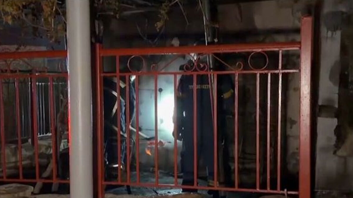 19χρονος μπήκε σε φλεγόμενο σπίτι στην Αργολίδα και έσωσε ζευγάρι ηλικιωμένων