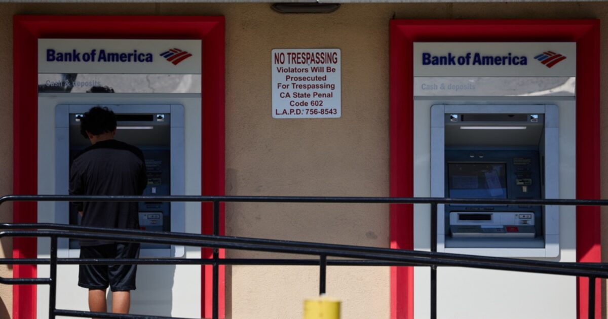 Bank of America: Η Gen Z καταναλώνει περισσότερο και αποταμιεύει λιγότερο