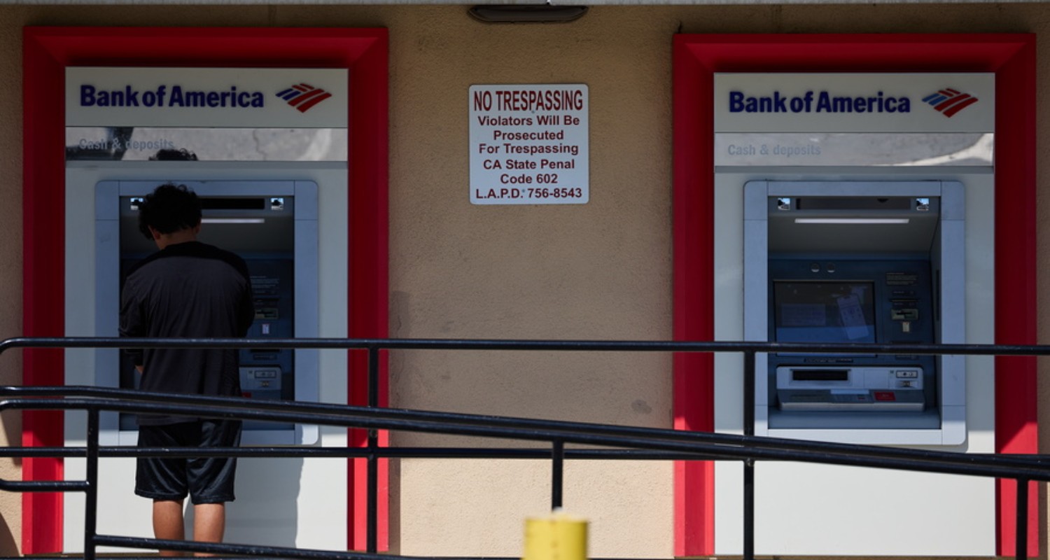 Bank of America: Η Gen Z καταναλώνει περισσότερο και αποταμιεύει λιγότερο