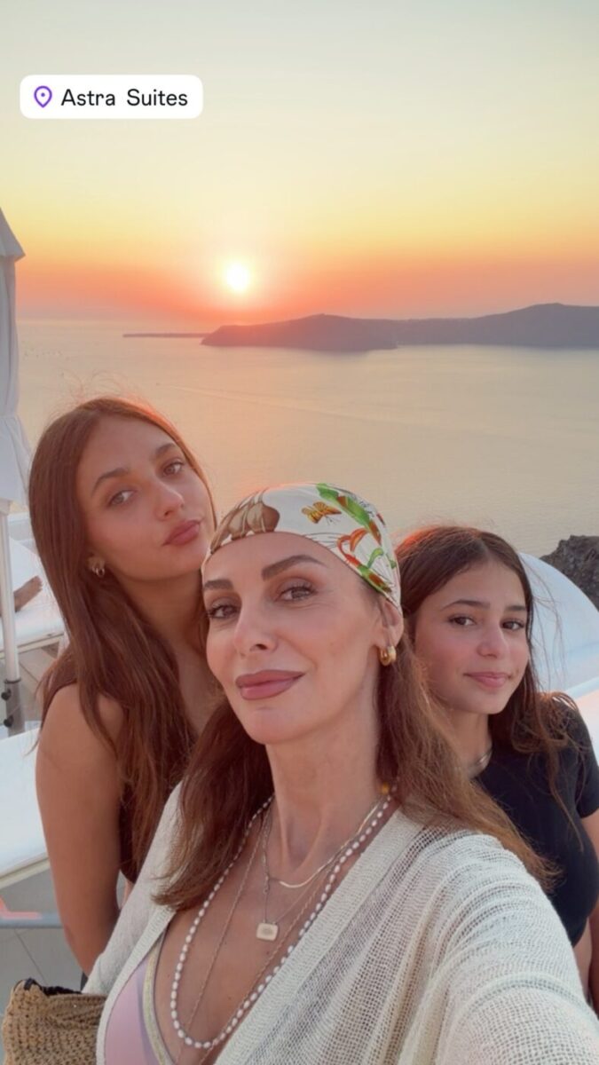 betty maggira kores santorinis instagram