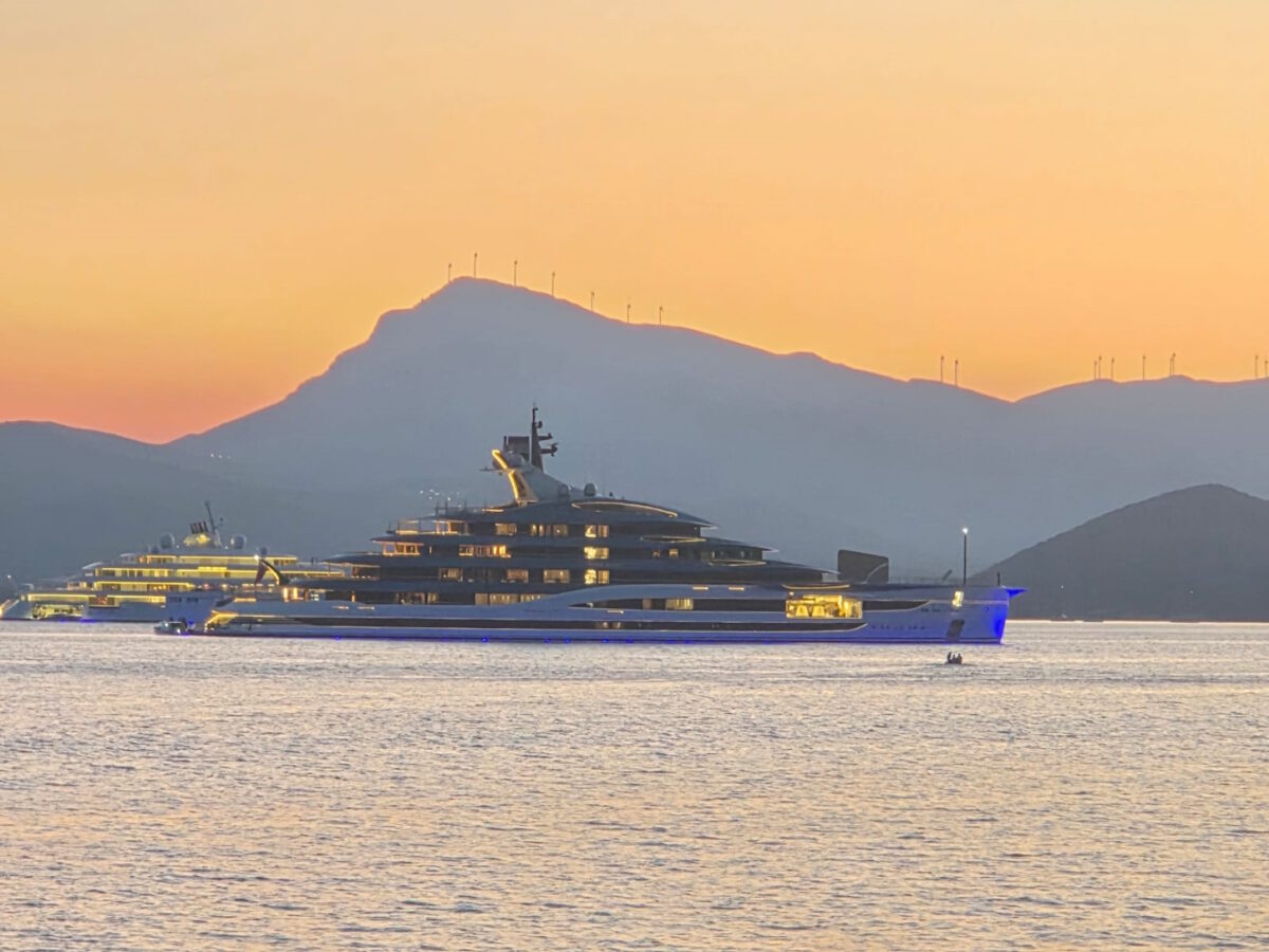 Deep Blue: Η θαλαμηγός του Κινέζου δισεκατομμυριούχου Ρίτσαρντ Λιου σε ελληνικά νερά | Επικαιρότητα στο PlusTV.gr