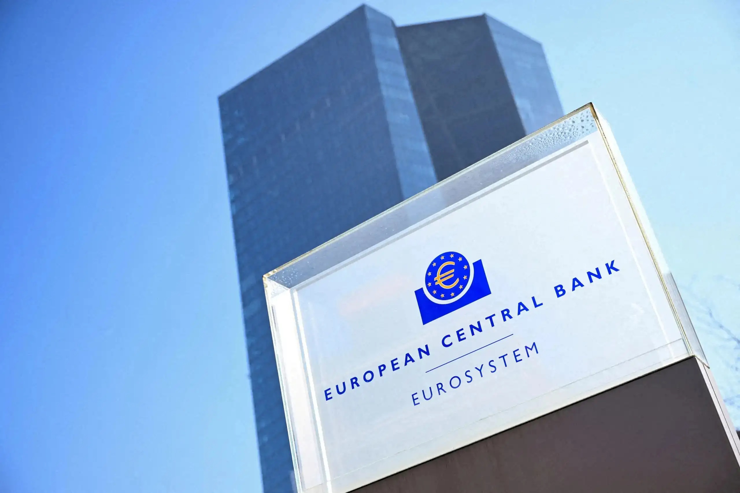 Η ΕΚΤ χτυπά καμπανάκι για τα νοικοκυριά της Ευρωζώνης – Ο πόλεμος «πάγωσε» τις δαπάνες τους