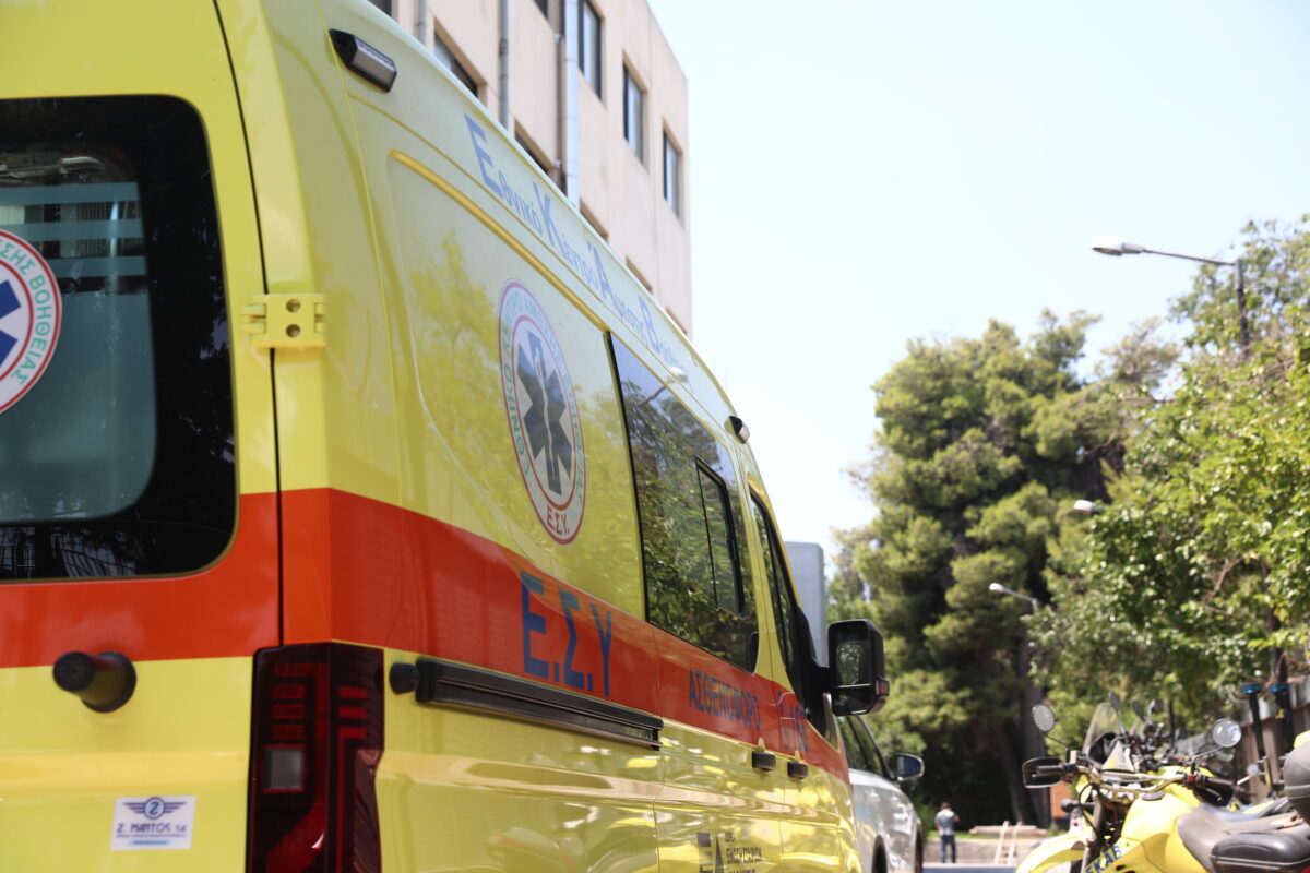 Αργος: Αγρια επίθεση σε διασώστη του ΕΚΑΒ την ώρα που παρείχε βοήθεια σε μεθυσμένο άνδρα