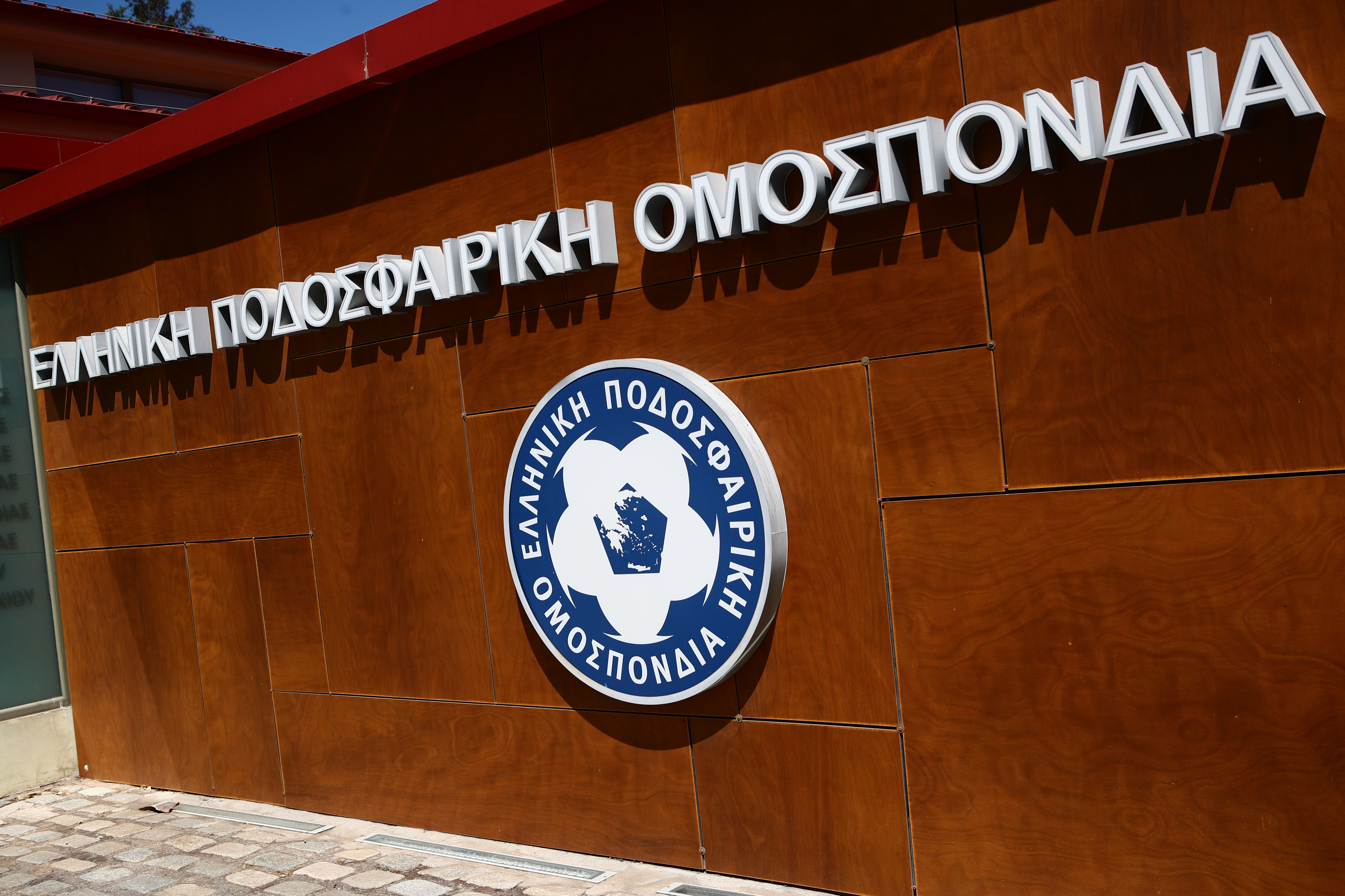 Η ΕΠΟ απέσυρε επίσημα τη στήριξή της στον Τζιάνι Ινφαντίνο ενόψει των εκλογών της FIFA