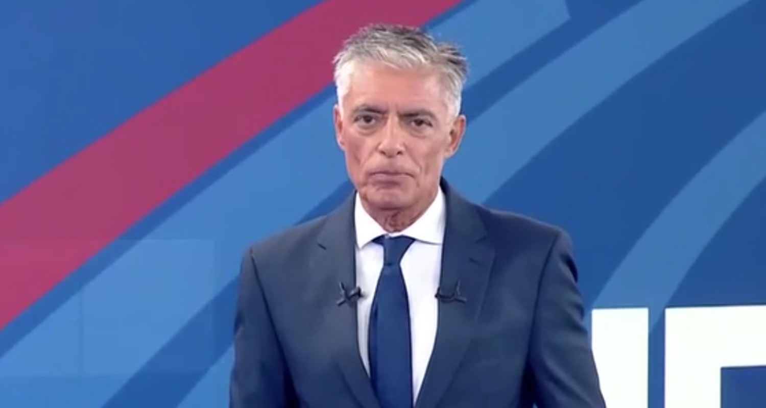 Νίκος Ευαγγελάτος: Επέστρεψε με το Live News – «Είμαστε εδώ ακόμα μια σεζόν»