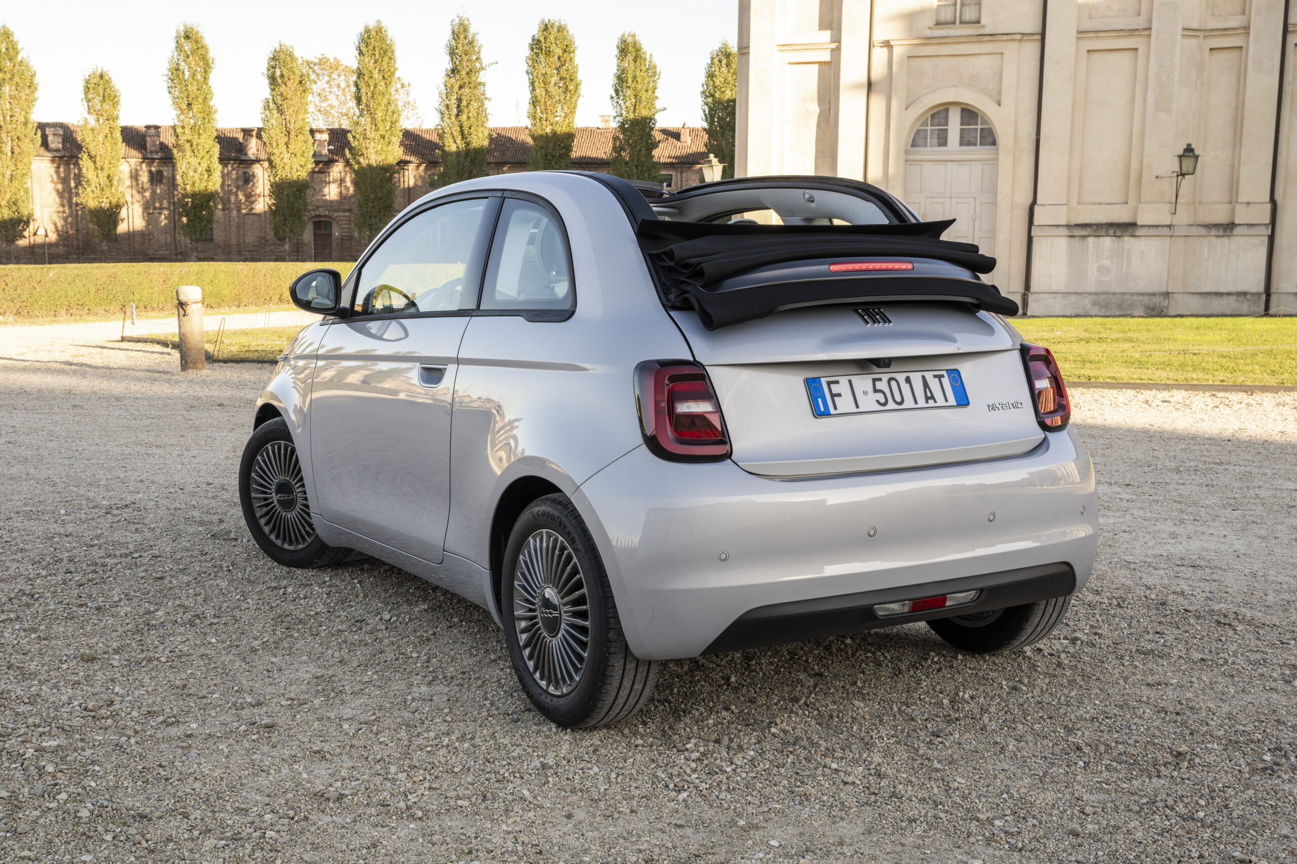fiat-500-hybrid-cabrio