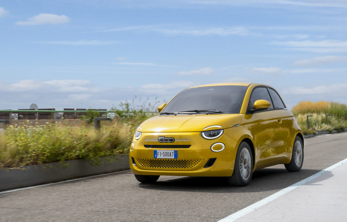 Με τιμή από 18.990 ευρώ το Fiat 500 Hybrid