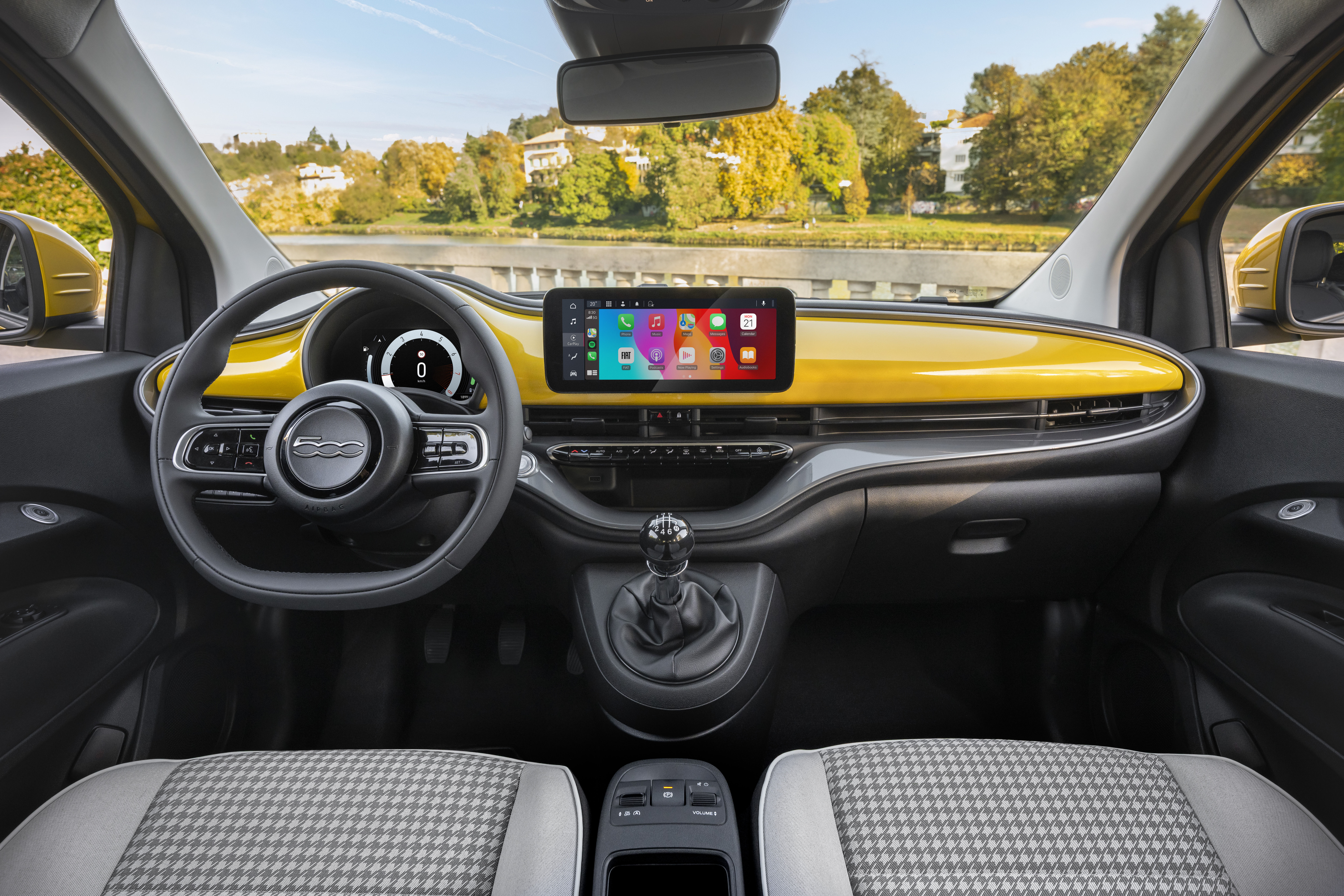 fiat-500-hybrid-interiors