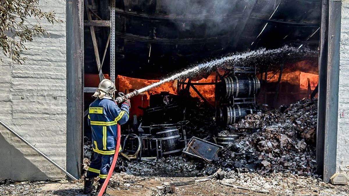 Φωτιά σε αποστακτήριο στο Ρέθυμνο