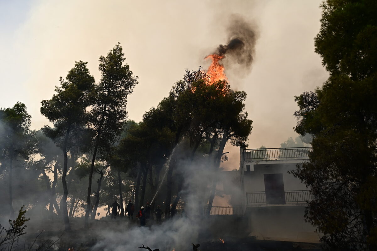 Η Ελλάδα καίγεται, ο Μητσοτάκης μεταθέτει τις ευθύνες | Επικαιρότητα στο PlusTV.gr
