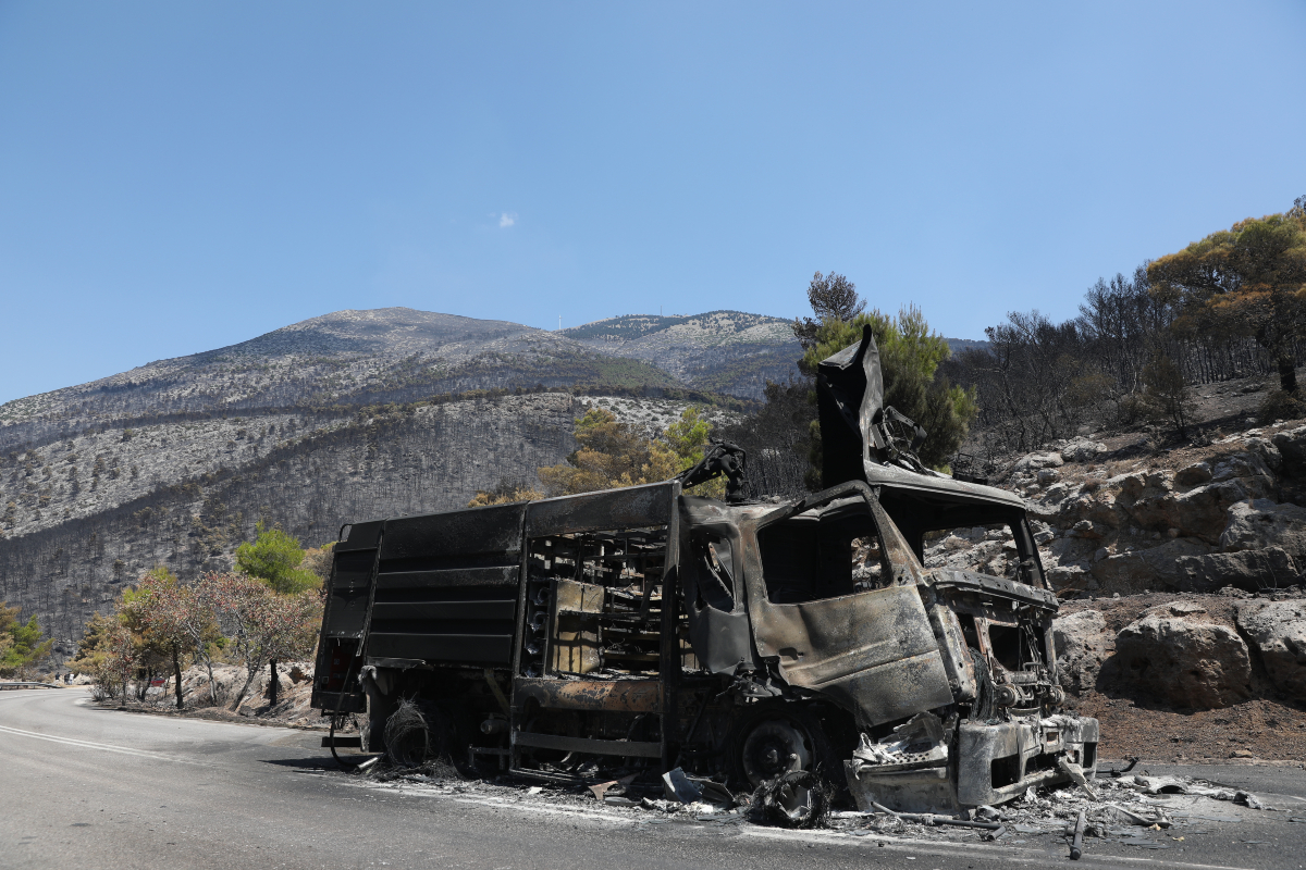 Η επόμενη ημέρα της φωτιάς στη Δυτική Αττική