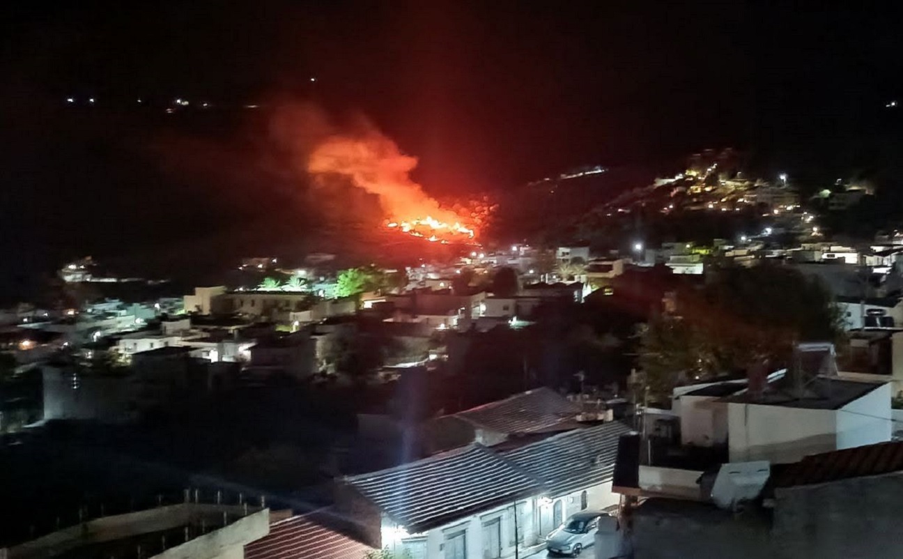 Υπό έλεγχο η φωτιά στο Λασίθι στην περιοχή Κριτσά – Μήνυμα του 112 για ετοιμότητα