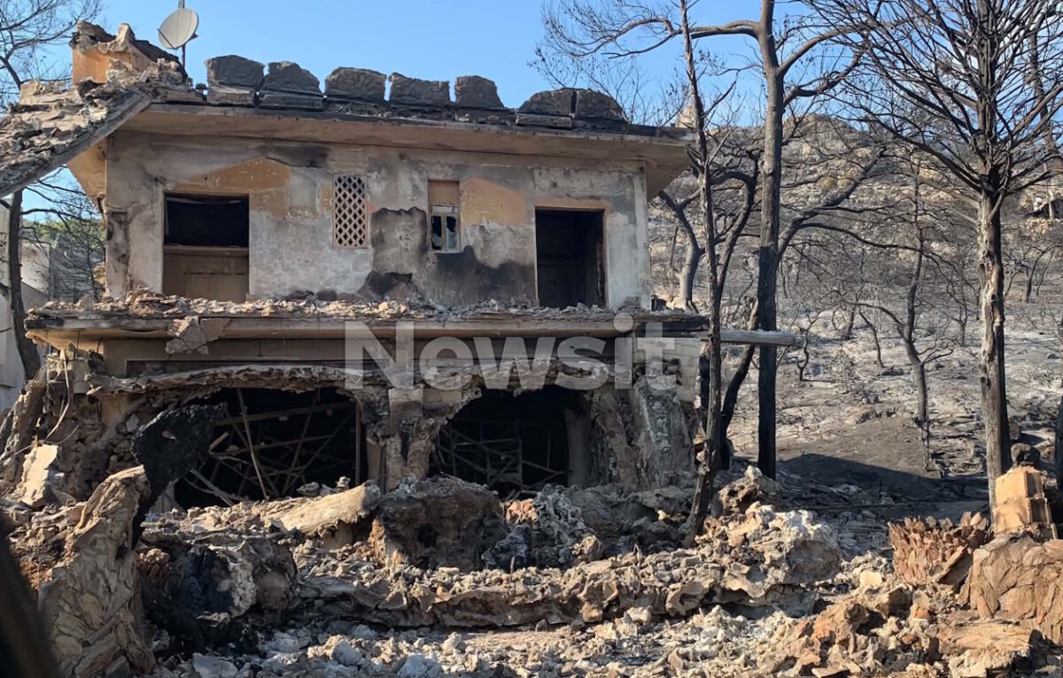 Φωτιά στη Σαλαμίνα: Η αγωνιώδης μάχη ενός ζευγαριού όταν οι φλόγες έφτασαν σπίτι τους - «Χωρίς τα ζώα μου δεν φεύγω»
