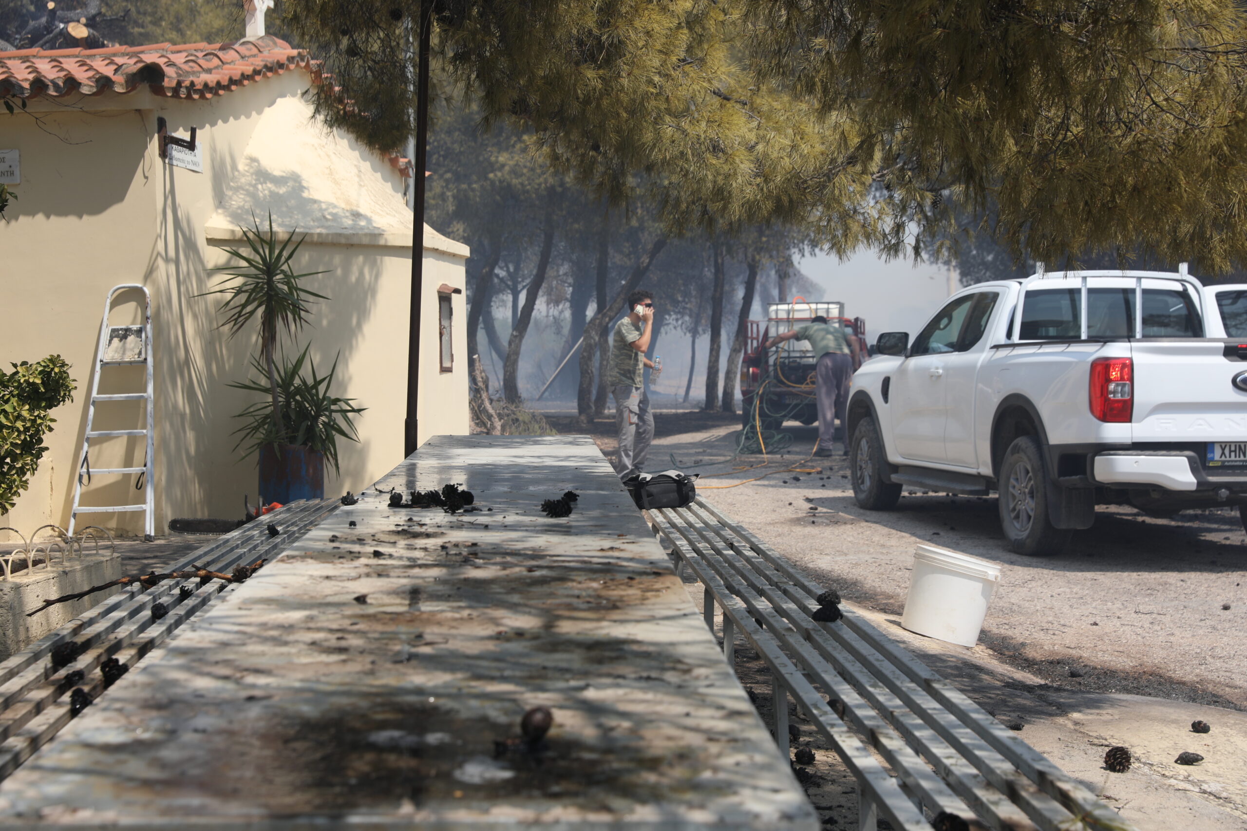 Για 3η ημέρα συνεχίζεται η μάχη με την μεγάλη πυρκαγιά που ξεκίνησε από την Βοιωτία και επεκτάθηκε και στον Νομό Αττικής, αφήνοντας πίσω της μεγάλες καταστροφές σε οικισμούς και δασική έκταση, Κυριακή 2 Αυγούστου 2026