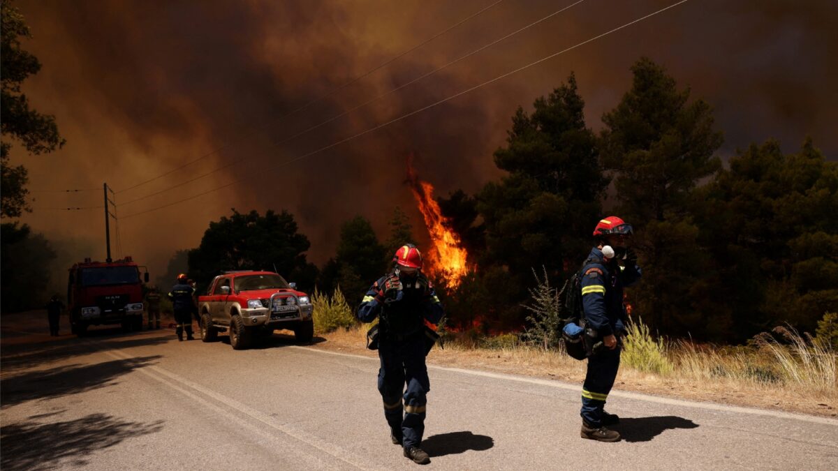  REUTERS