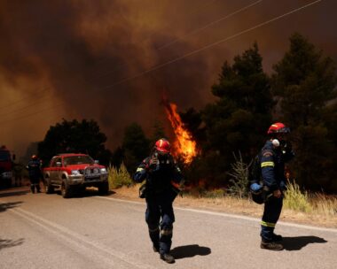  REUTERS