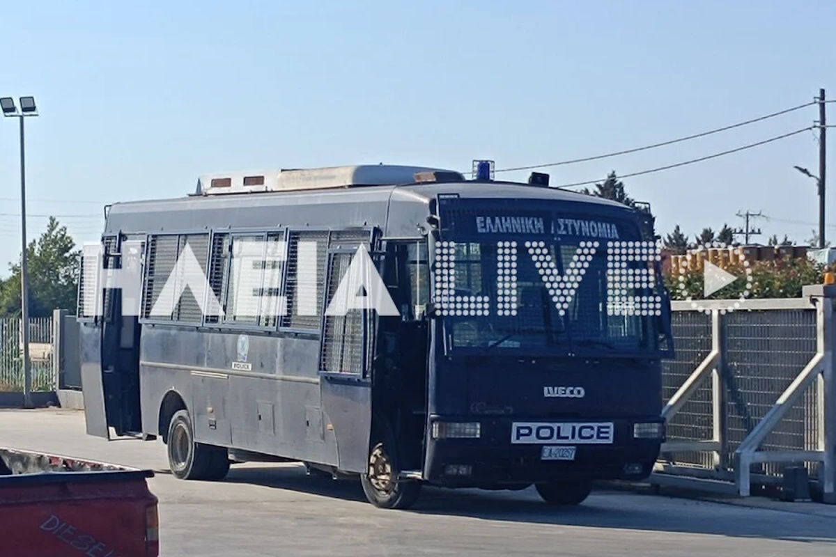 Κλούβα της αστυνομίας στη Γαστούνη Ηλείας