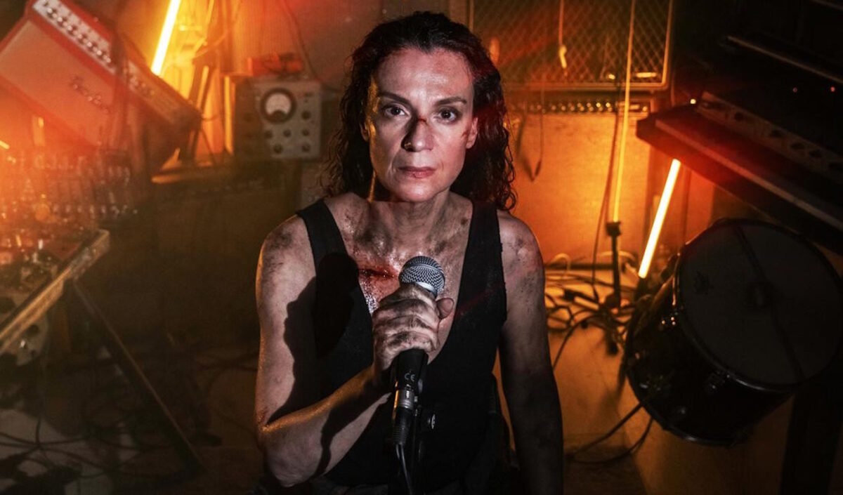 Μια Ηλιάδα: Η Πέγκυ Τρικαλιώτη ερμηνεύει επί σκηνής όλους τους ήρωες του ομηρικού έπους