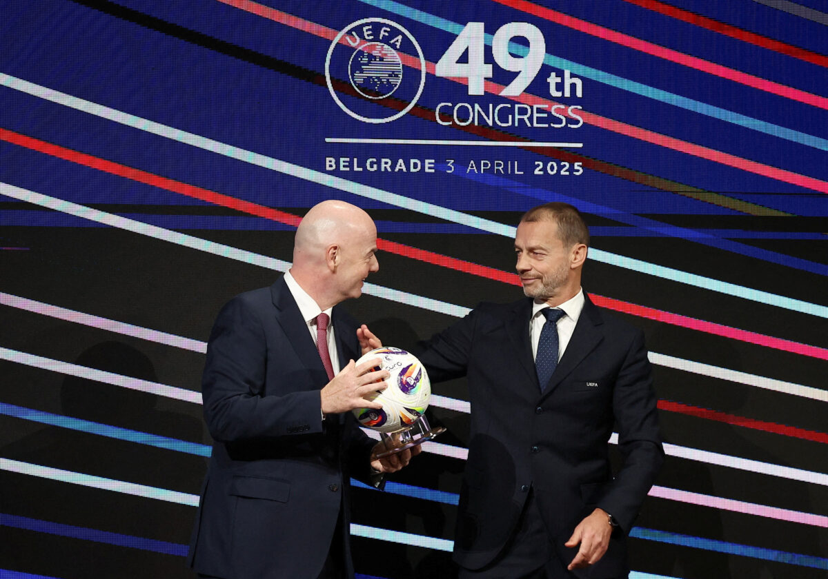 Η UEFA δεν αλλάζει στάση και πιέζει για την απομάκρυνση του Τζιάνι Ινφαντίνο από τη FIFA