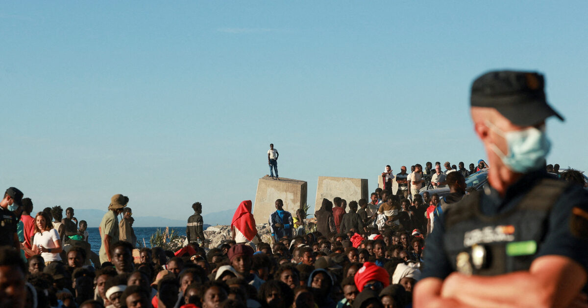 Ισπανία: Τουλάχιστον 99 νεκροί και δεκάδες αγνοούμενοι μετανάστες στη Θέουτα στην προσπάθεια να περάσουν από το Μαρόκο