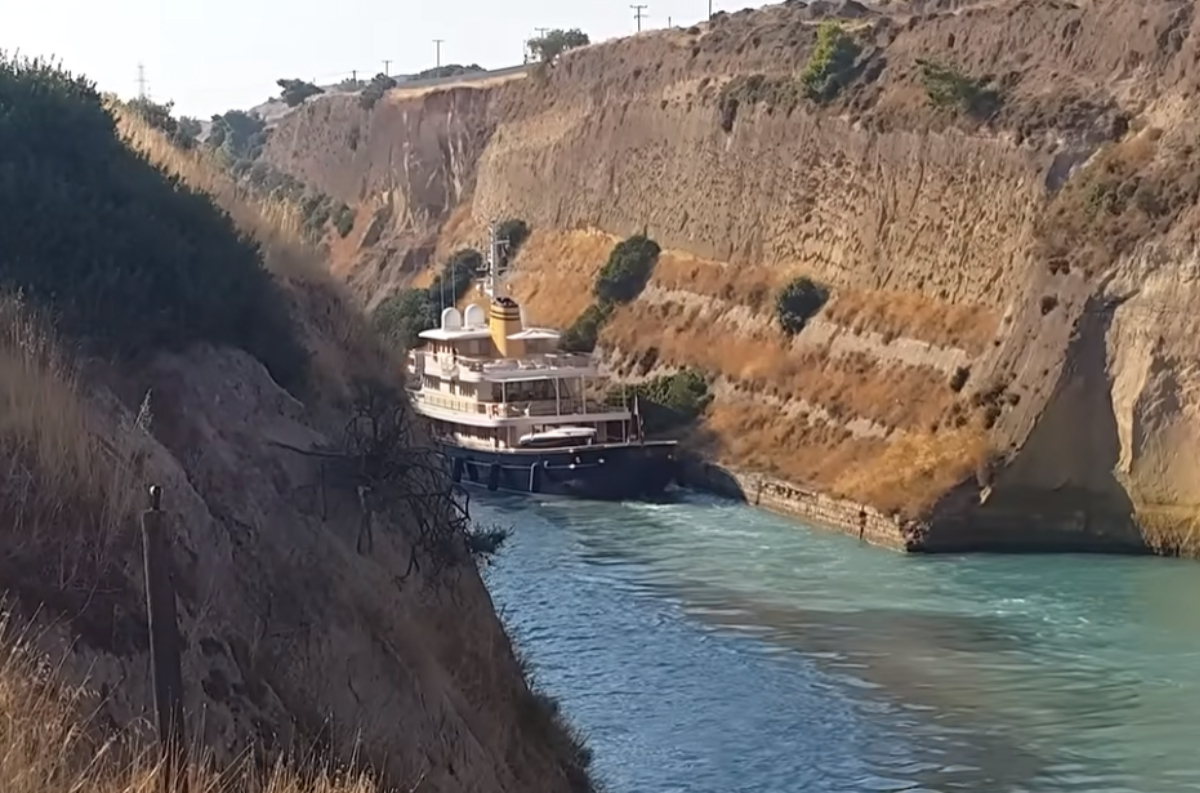 Superyacht χτυπά στα τοιχώματα του Ισθμού της Κορίνθου