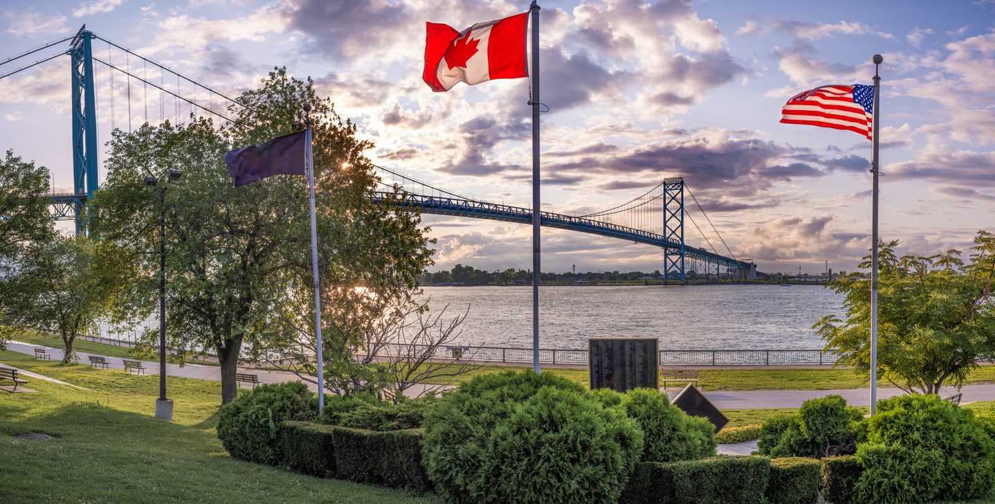Οι ΗΠΑ «παγώνουν» για 3 μέρες τους νέους δασμούς στον Καναδά