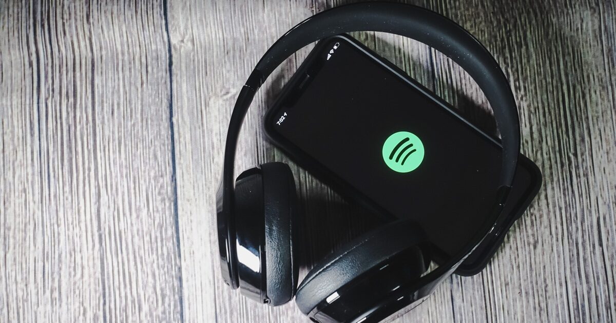 Spotify: Νέα σήμανση για τους AI καλλιτέχνες – Θα εξαιρούνται από τις αλγοριθμικές προτάσεις