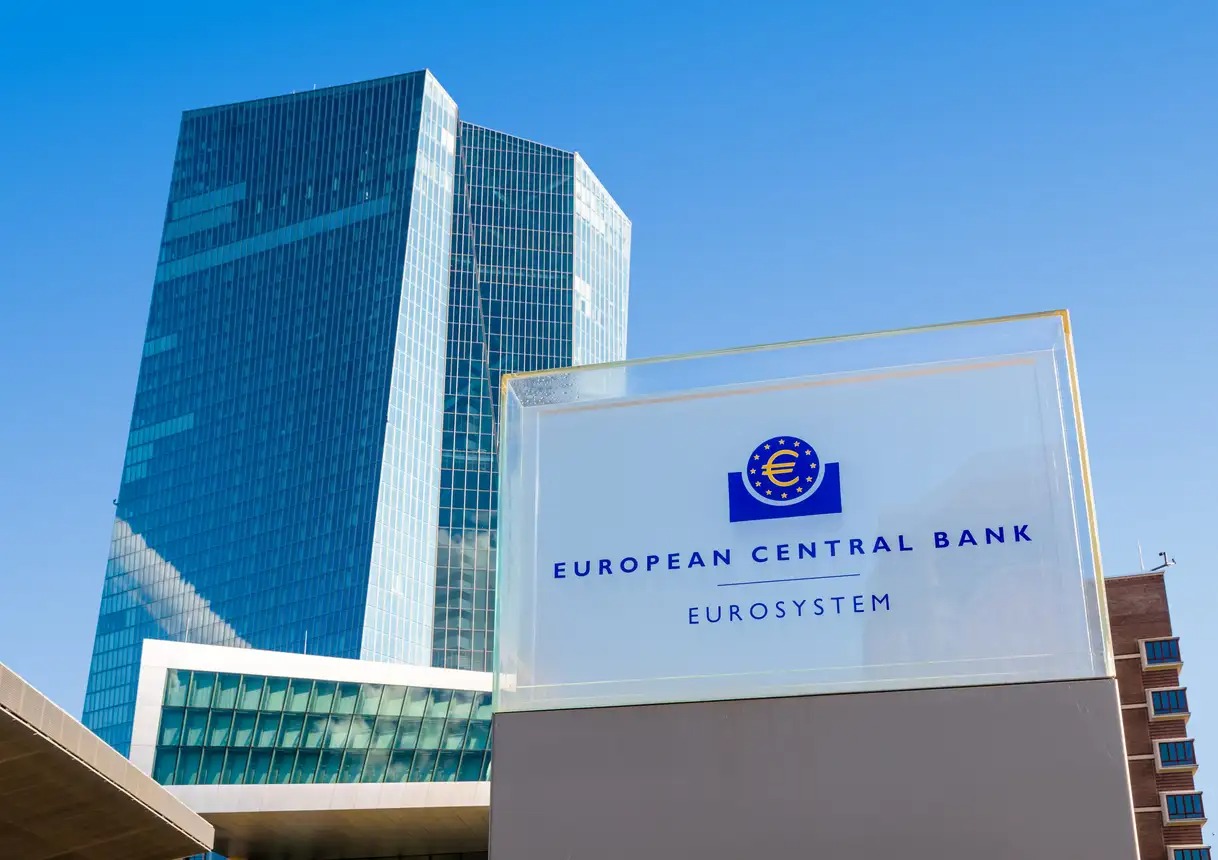 Η ΕΚΤ βλέπει τον πληθωρισμό σταθερά κοντά στο 3% για το 2026