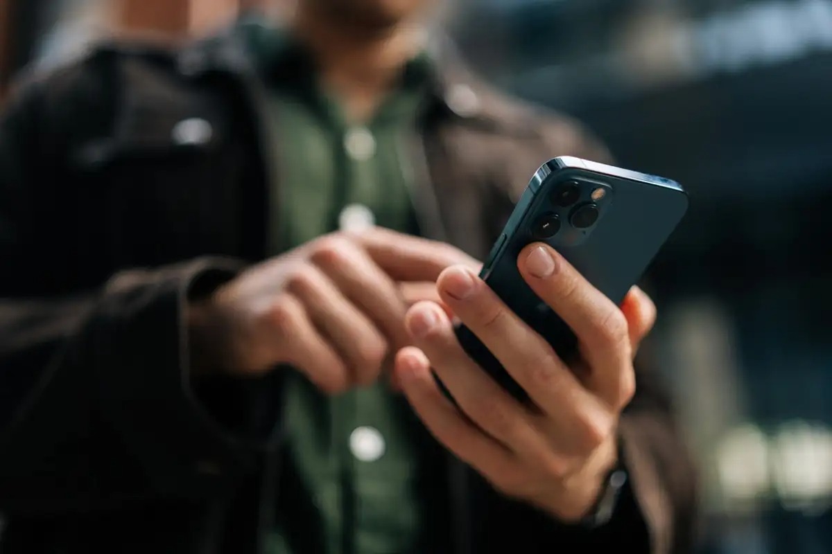 Η αγορά smartphones σημείωσε το χειρότερο β' τρίμηνο των τελευταίων 13 ετών