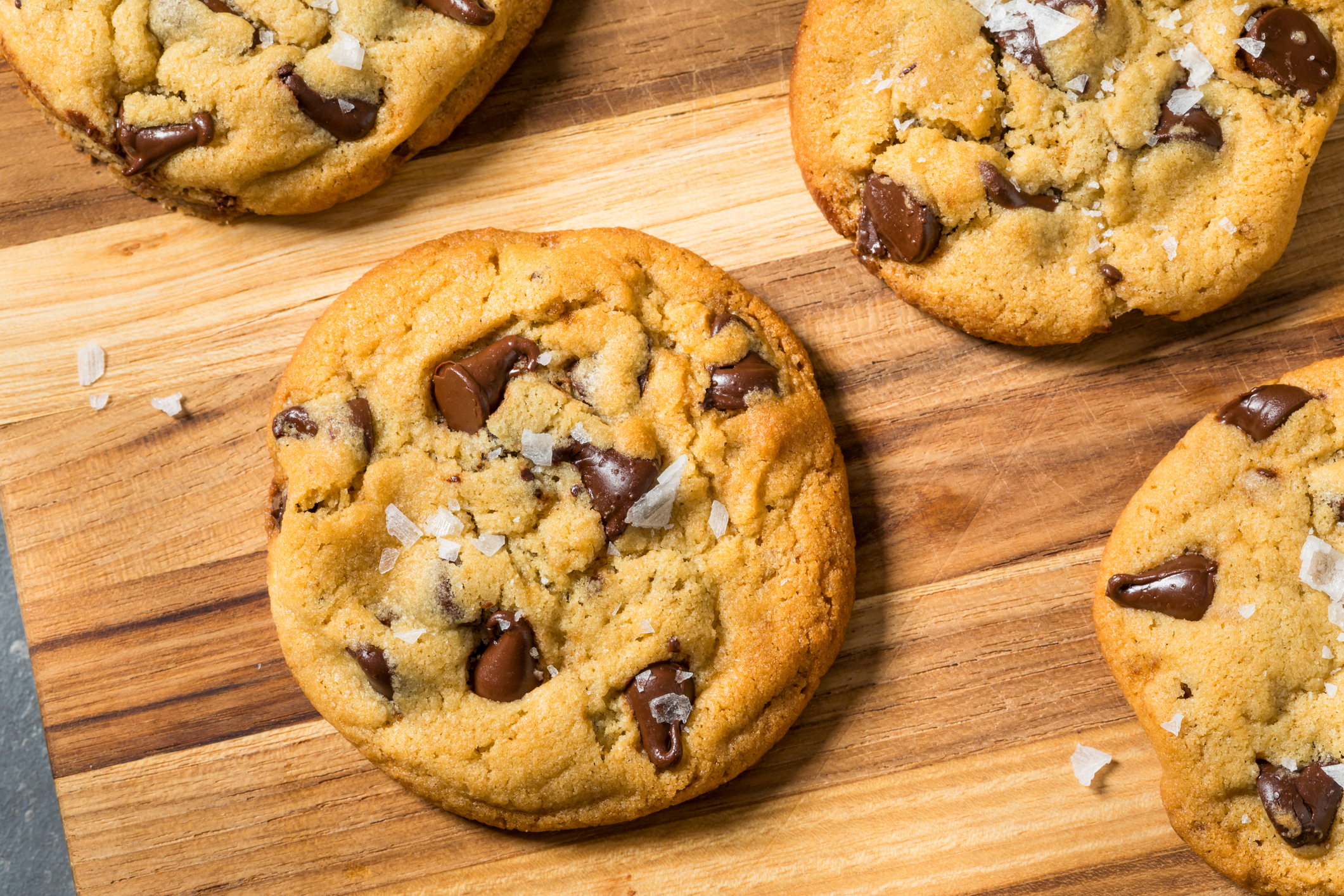 Μαλακά cookies με ταχίνι και χοντρό αλάτι