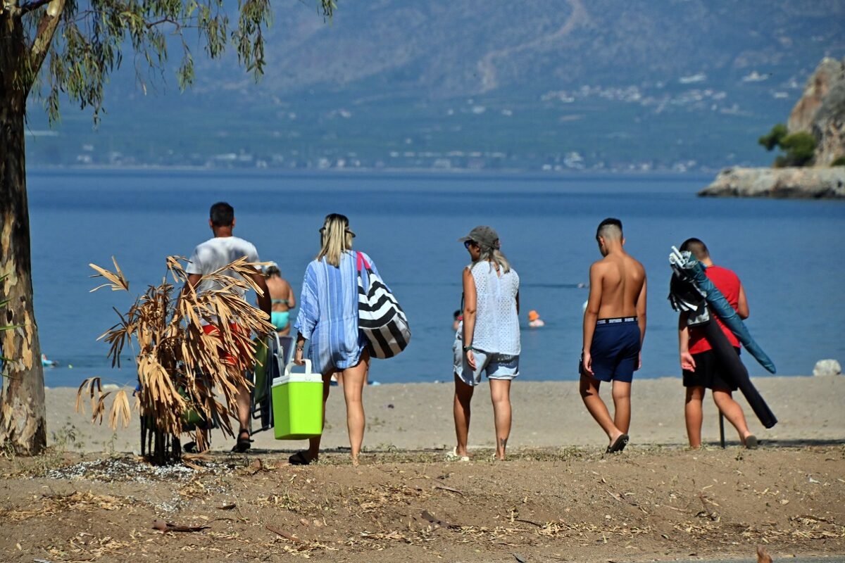 Καιρός: Επιμένουν τα 40άρια μέχρι την Τετάρτη - Το Σάββατο η χειρότερη μέρα του καύσωνα, οι περιοχές που θα είναι «στο κόκκινο»