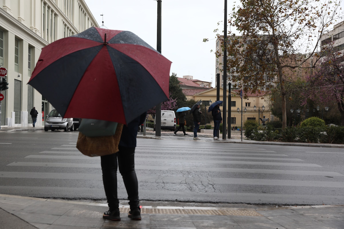 Καιρός - Εμμανουήλ: Βροχές και καταιγίδες μέχρι την Πέμπτη - Ανοδος της θερμοκρασίας από Παρασκευή