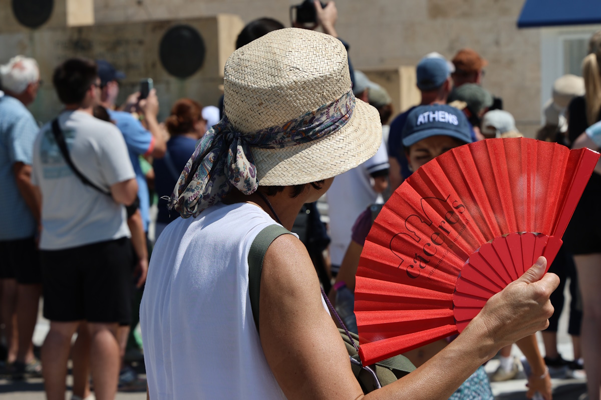 Κυριαρχεί το τρίπτυχο «Hot, Dry, Windy» στον καιρό - Ενισχύονται τα μελτέμια στο Αιγαίο, στους 39 βαθμούς η θερμοκρασία