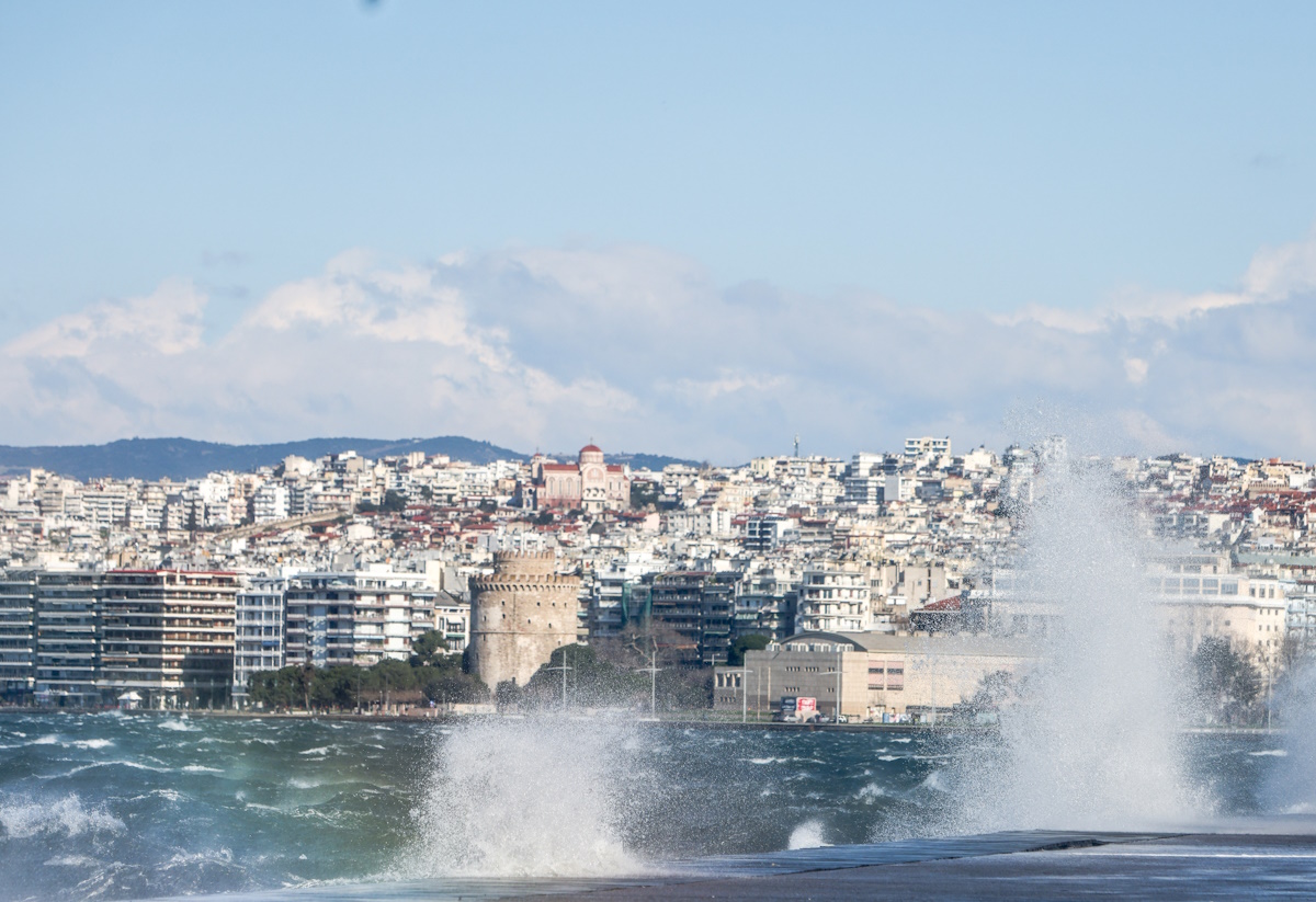 Πολύ ισχυροί άνεμοι