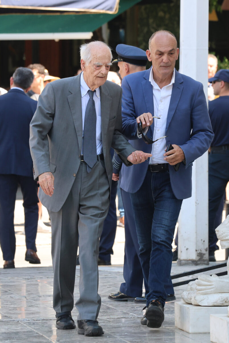 Απόστολος Κακλαμάνης