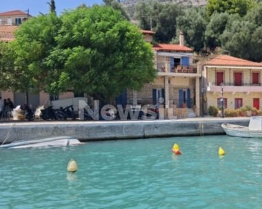 Η βάρκα που βούλιαξε από τη σύγκρουση με το ιστιοπλοΐκό στη Λευκάδα