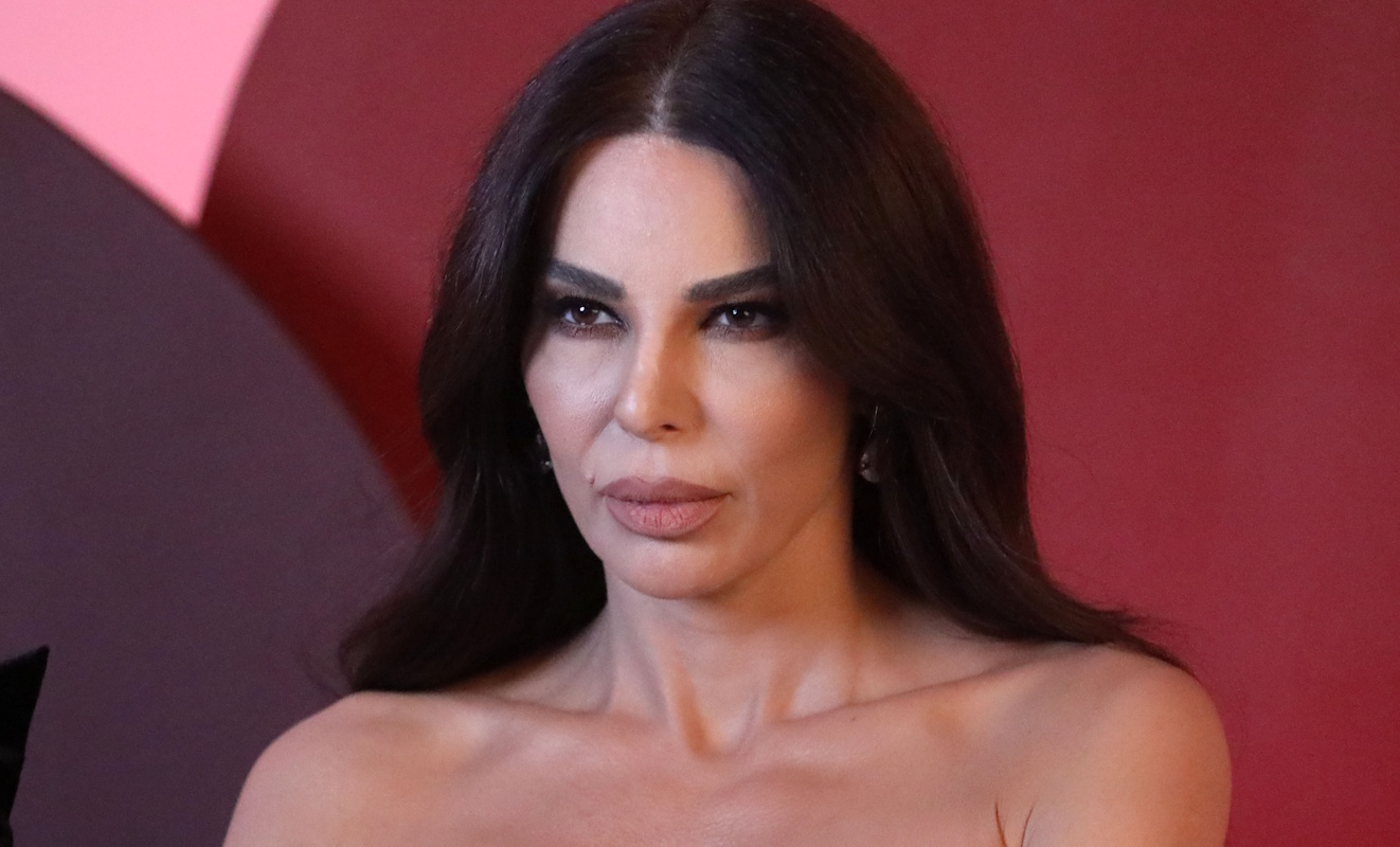 Η Κέλλυ Κελεκίδου παρουσιάζει τη διασκευή του τραγουδιού «Γλύκα γλύκα» και ένα ολοκαίνουργιου music video