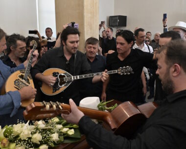 Kηδεία Νίκου Καλογερόπουλου