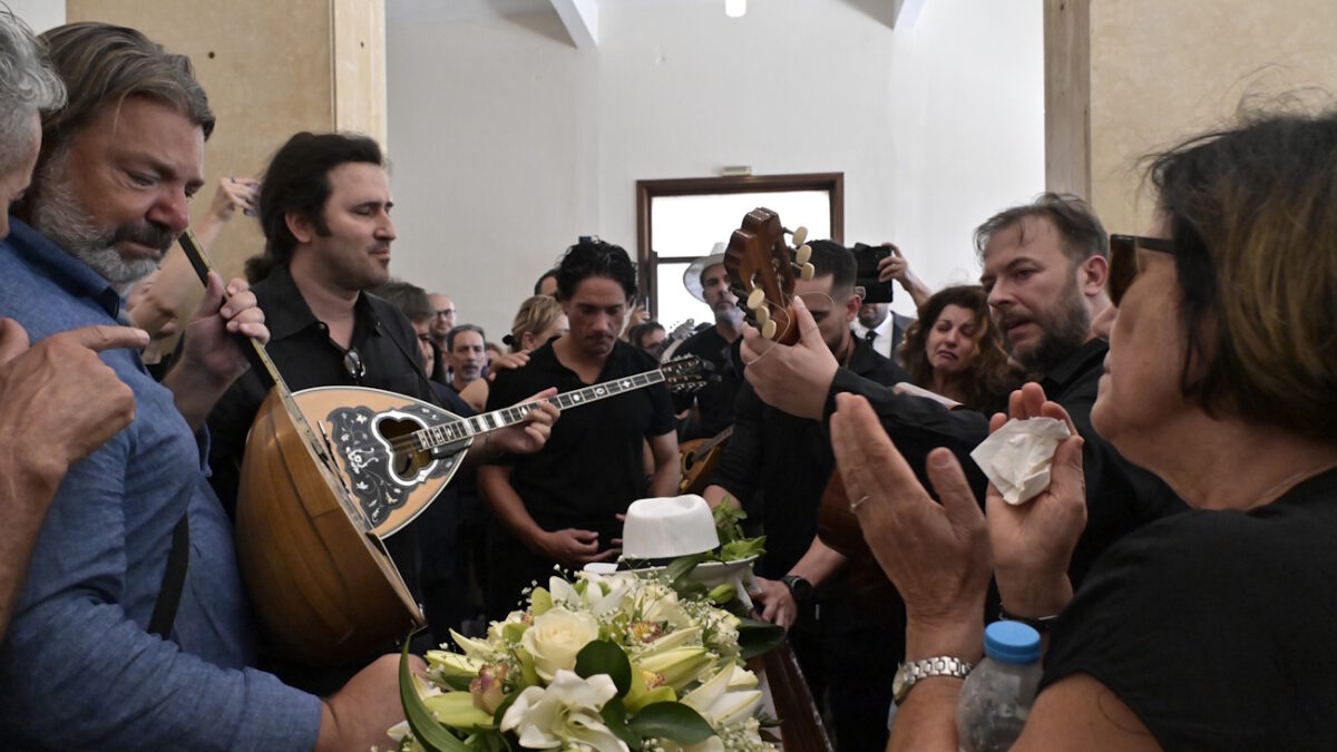 Kηδεία Νίκου Καλογερόπουλου
