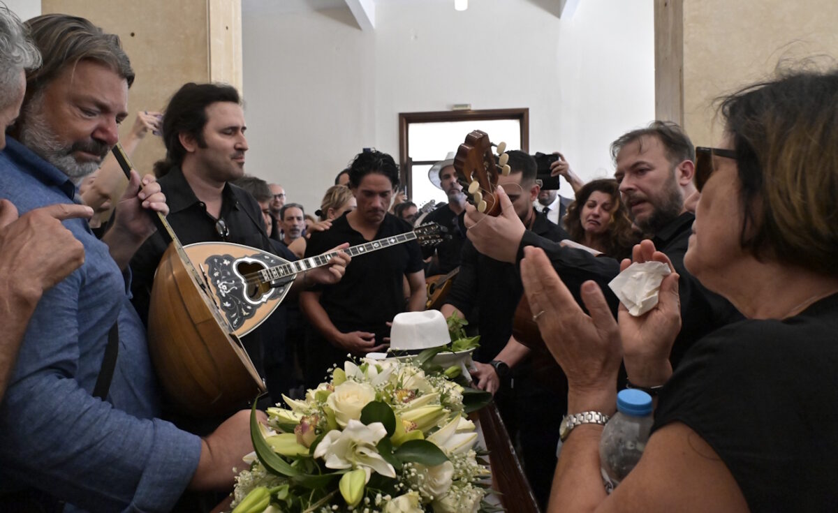 Kηδεία Νίκου Καλογερόπουλου