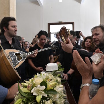 Kηδεία Νίκου Καλογερόπουλου