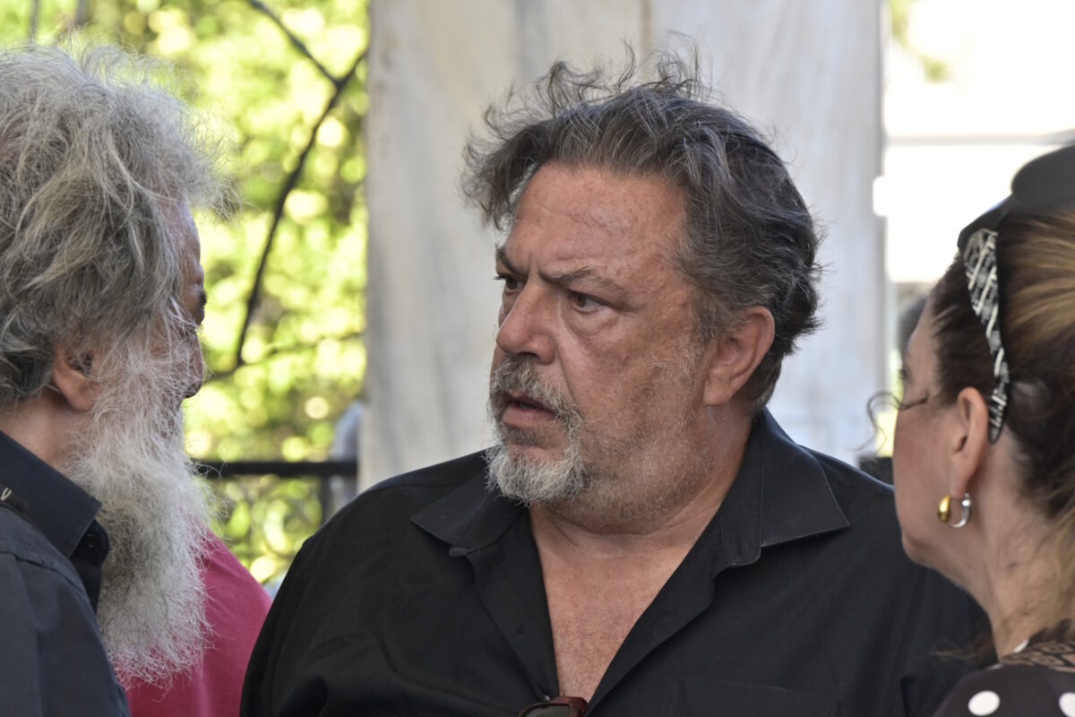 Στάθης Σταμουλακάτος