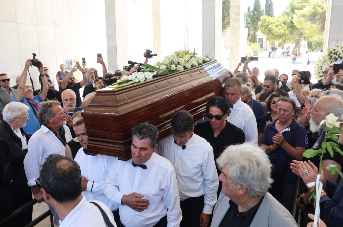 Kηδεία Νίκου Καλογερόπουλου