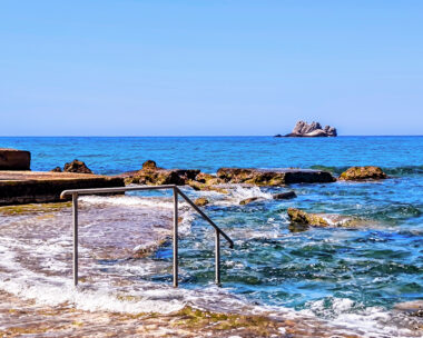 παραλια με κύμα