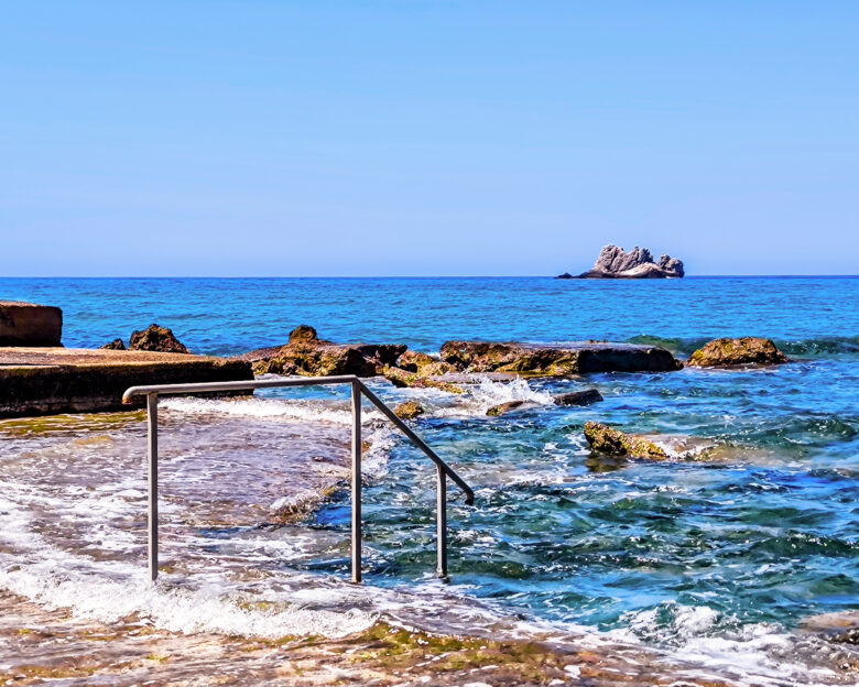 παραλια με κύμα