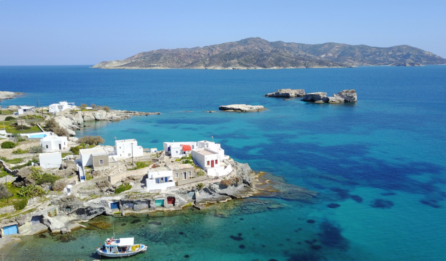 Τα κρίσιμα λεπτά πριν τον θάνατο του 17χρονου στην Κίμωλο και το σενάριο για διαρροή ρεύματος από τον θερμοσίφωνα
