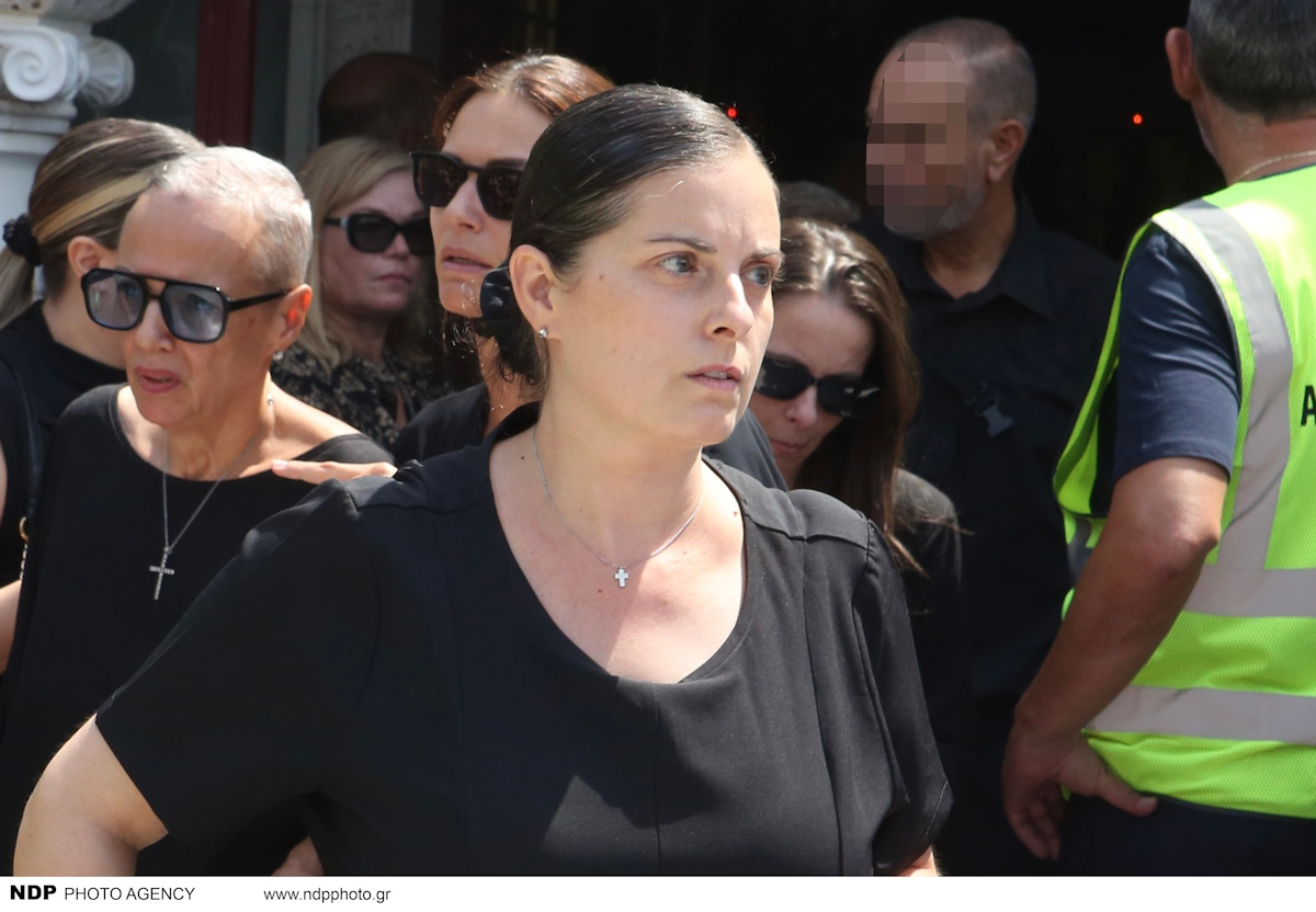 Δημήτρης Κόκοτας: Οι σπαρακτικοί επικήδειοι της συζύγου και της αδερφής του - «Η ψυχή που ερωτεύτηκα είναι η μισή ζωή μου»