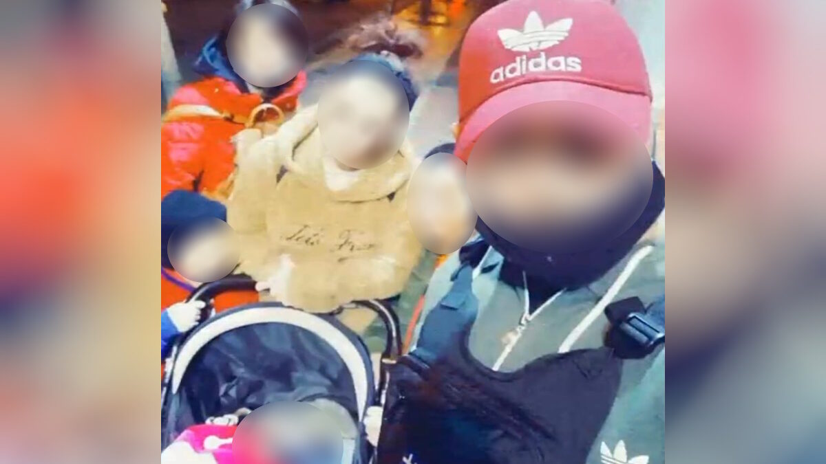 Η φωτογραφία του 43χρονου με την 38χρονη που δημοσιεύτηκε στα social media το 2021 και δημιουργεί ερωτηματικά